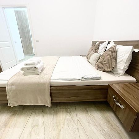 Central Adress Dd20 Bükreş Dış mekan fotoğraf